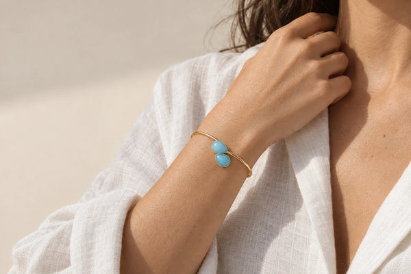 Set Riviera collana bracciale orecchini su sfondo azzurro estate Amalfi