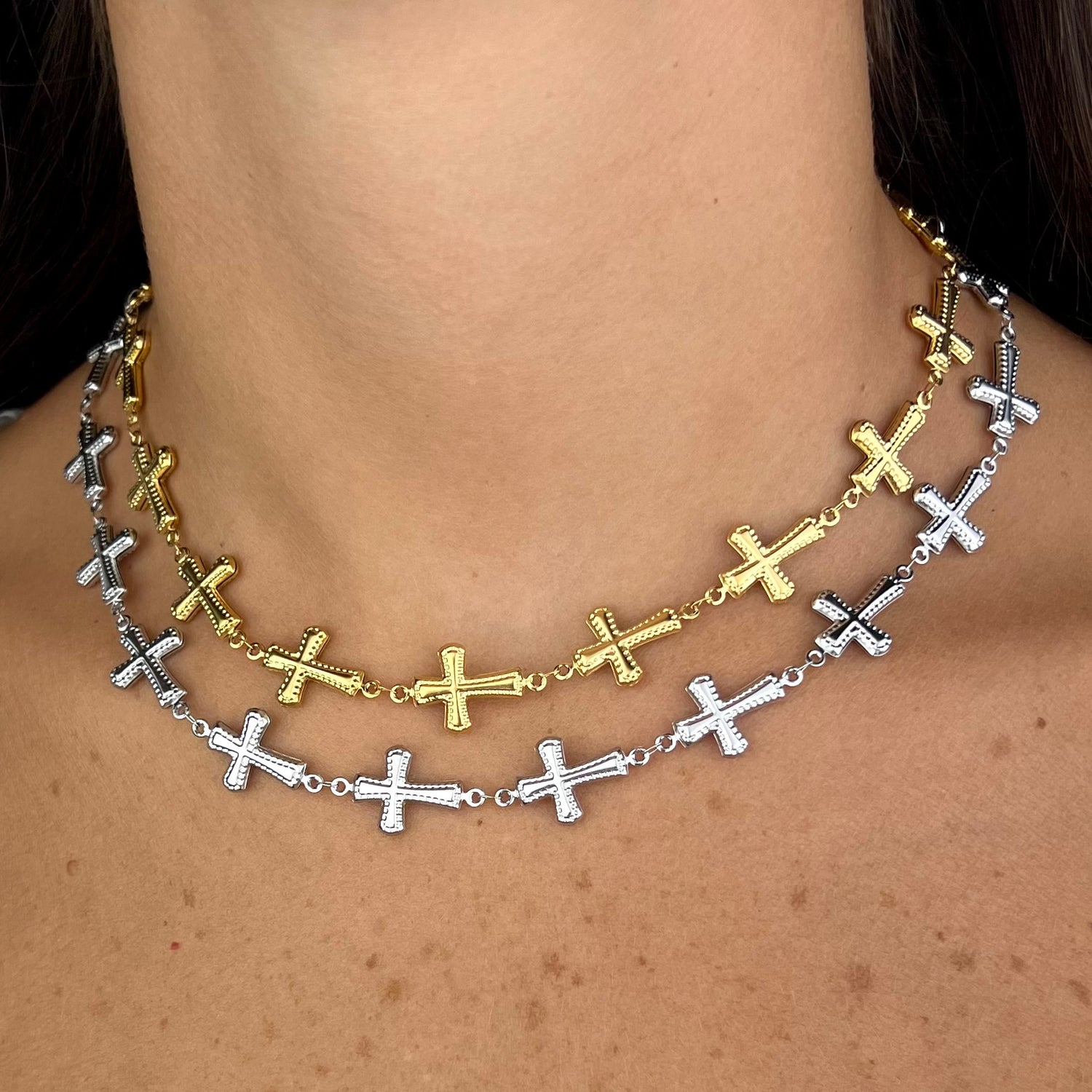 Collar de cruces