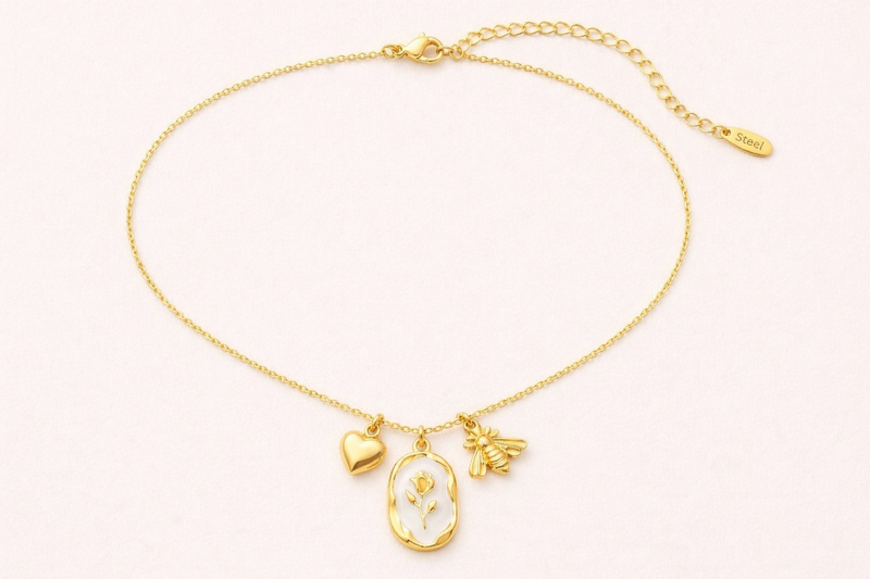 Collana Tulipano in oro - close-up