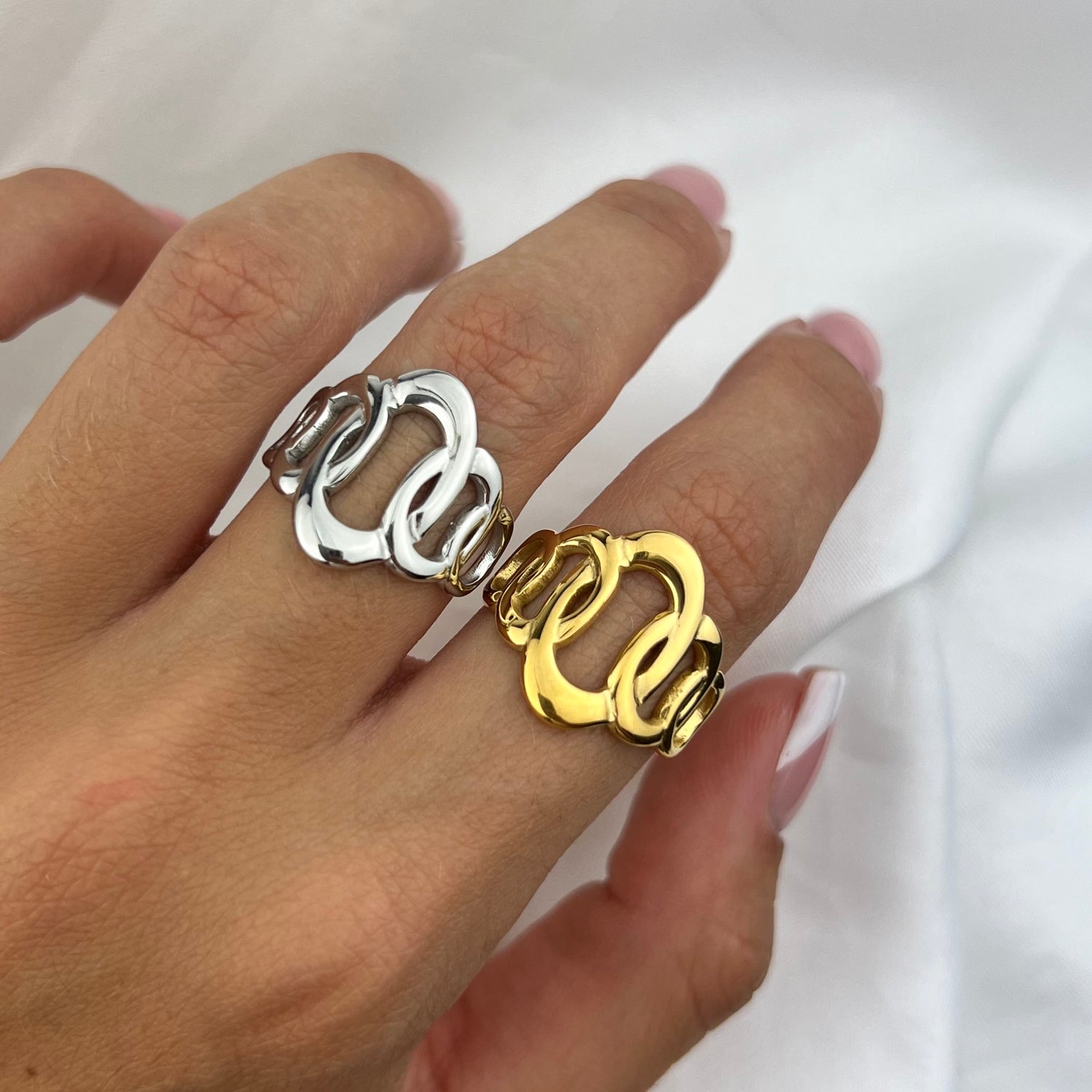 Anillo atado