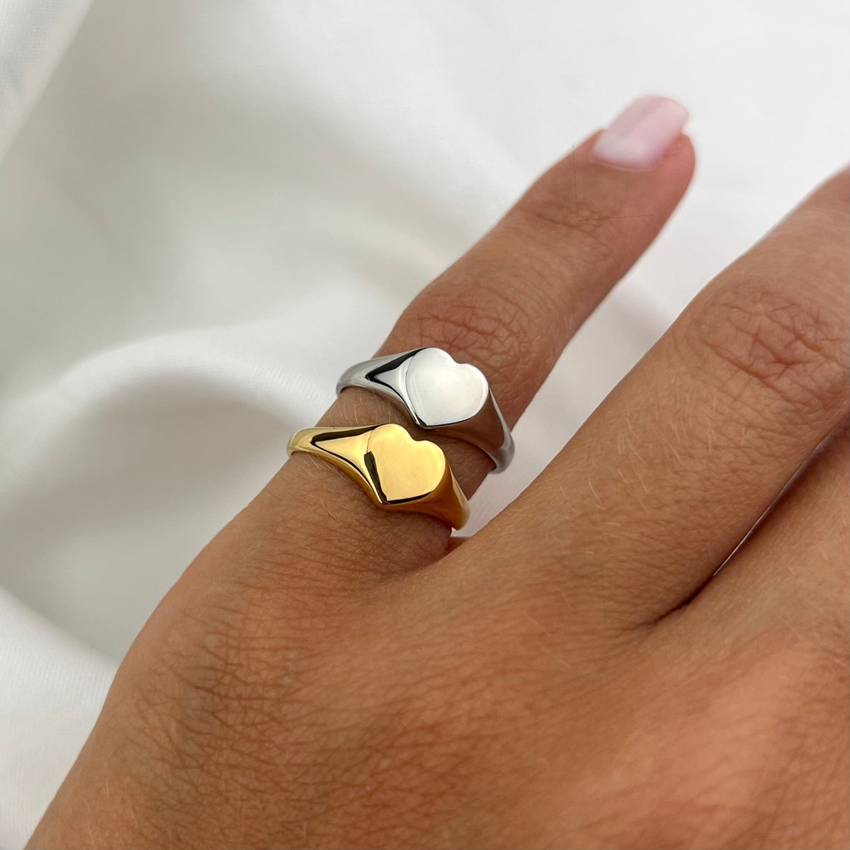 Anello chevalier cuore liscio