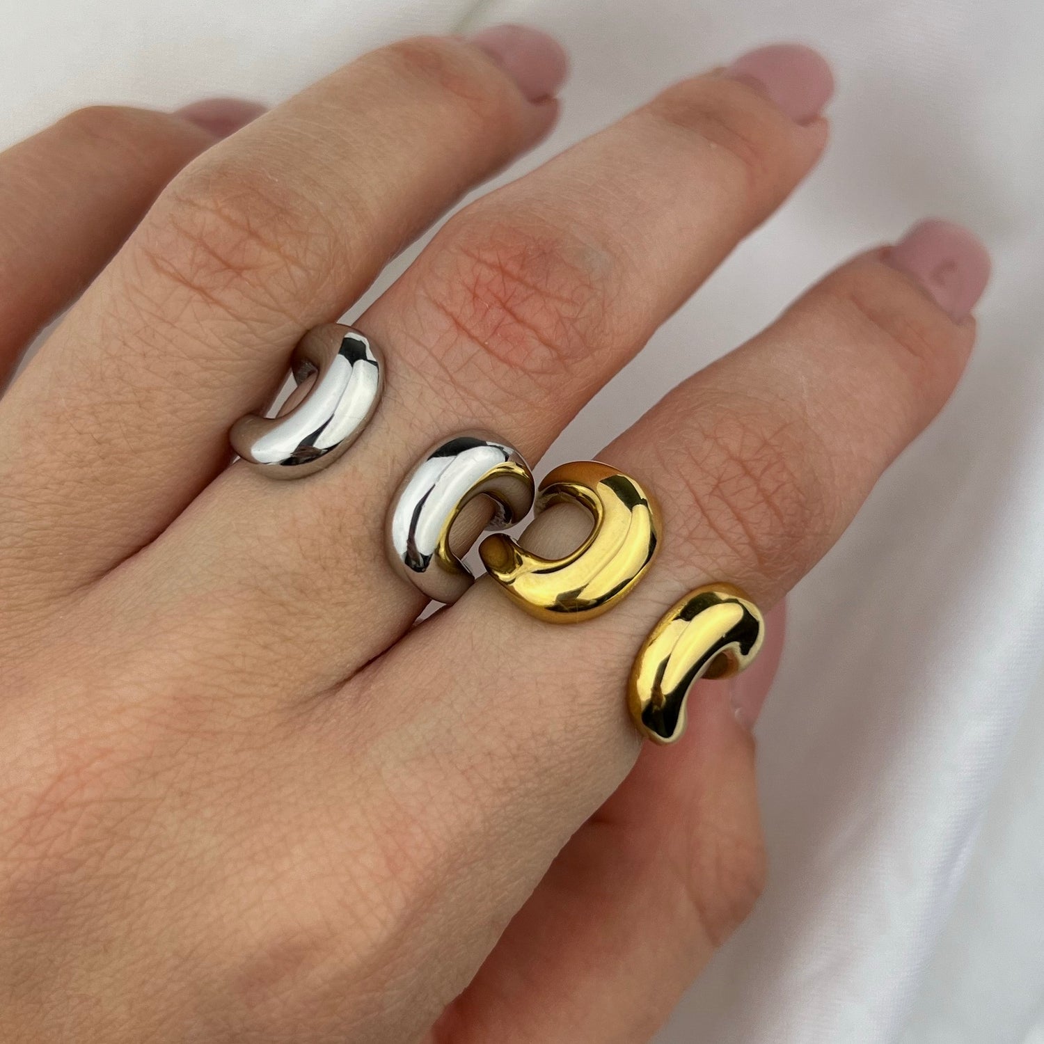 Anello Hug