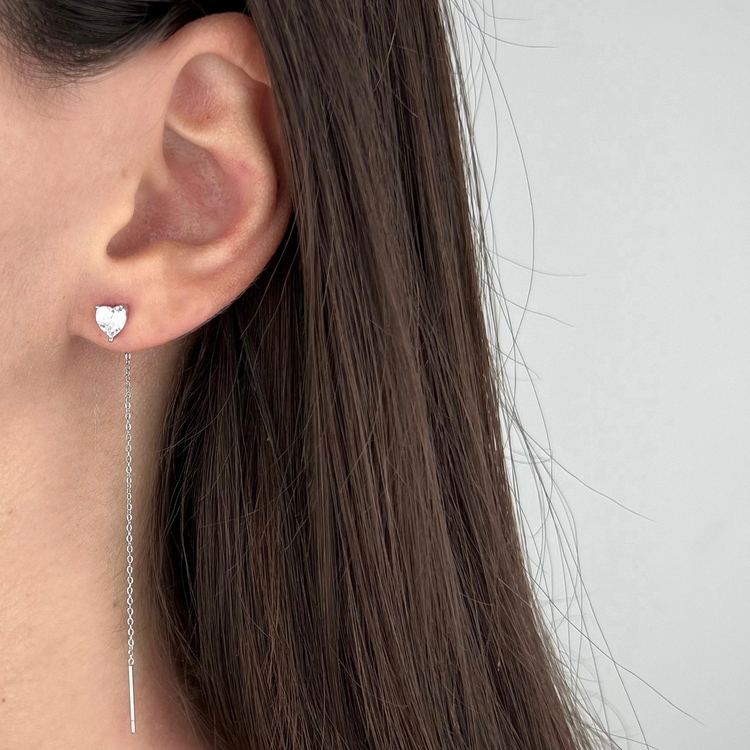 Pendientes de hilo con forma de corazón de diamantes