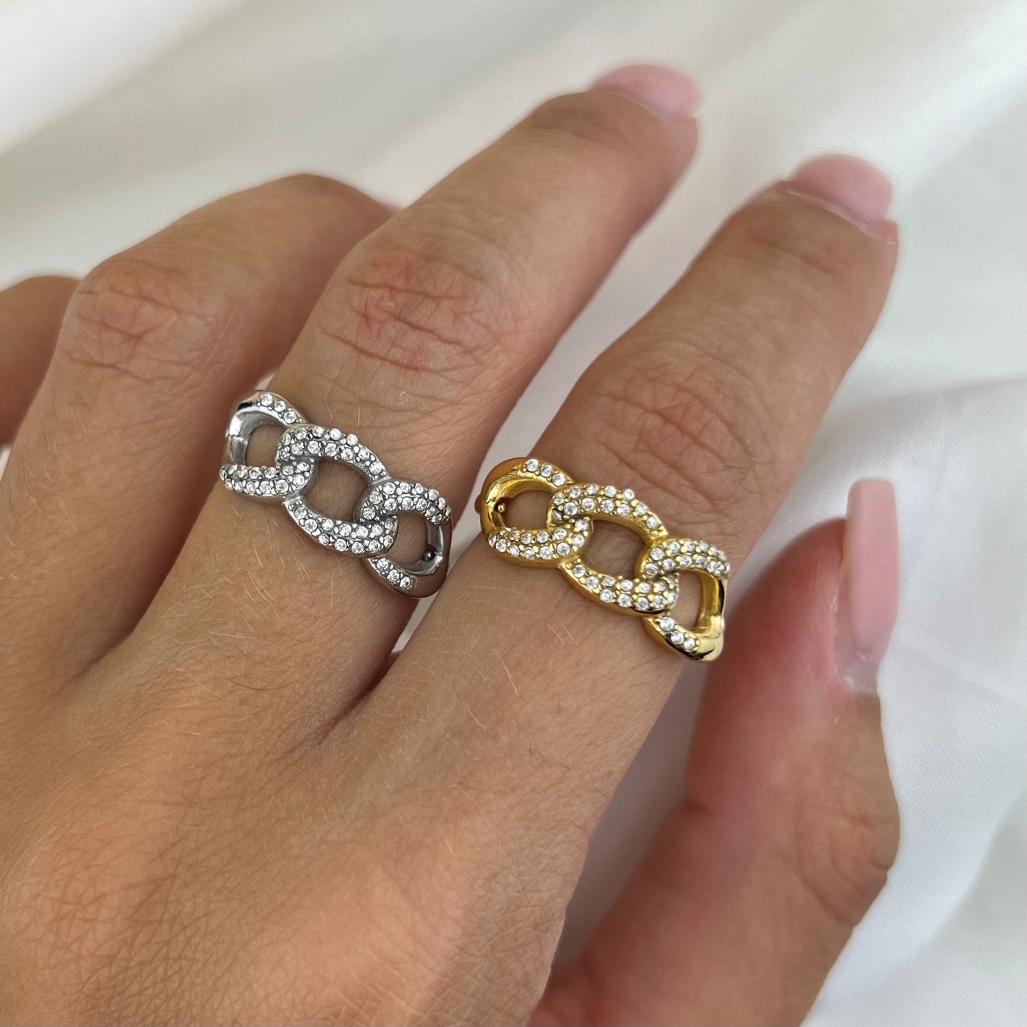 Anillo de cadena pavé