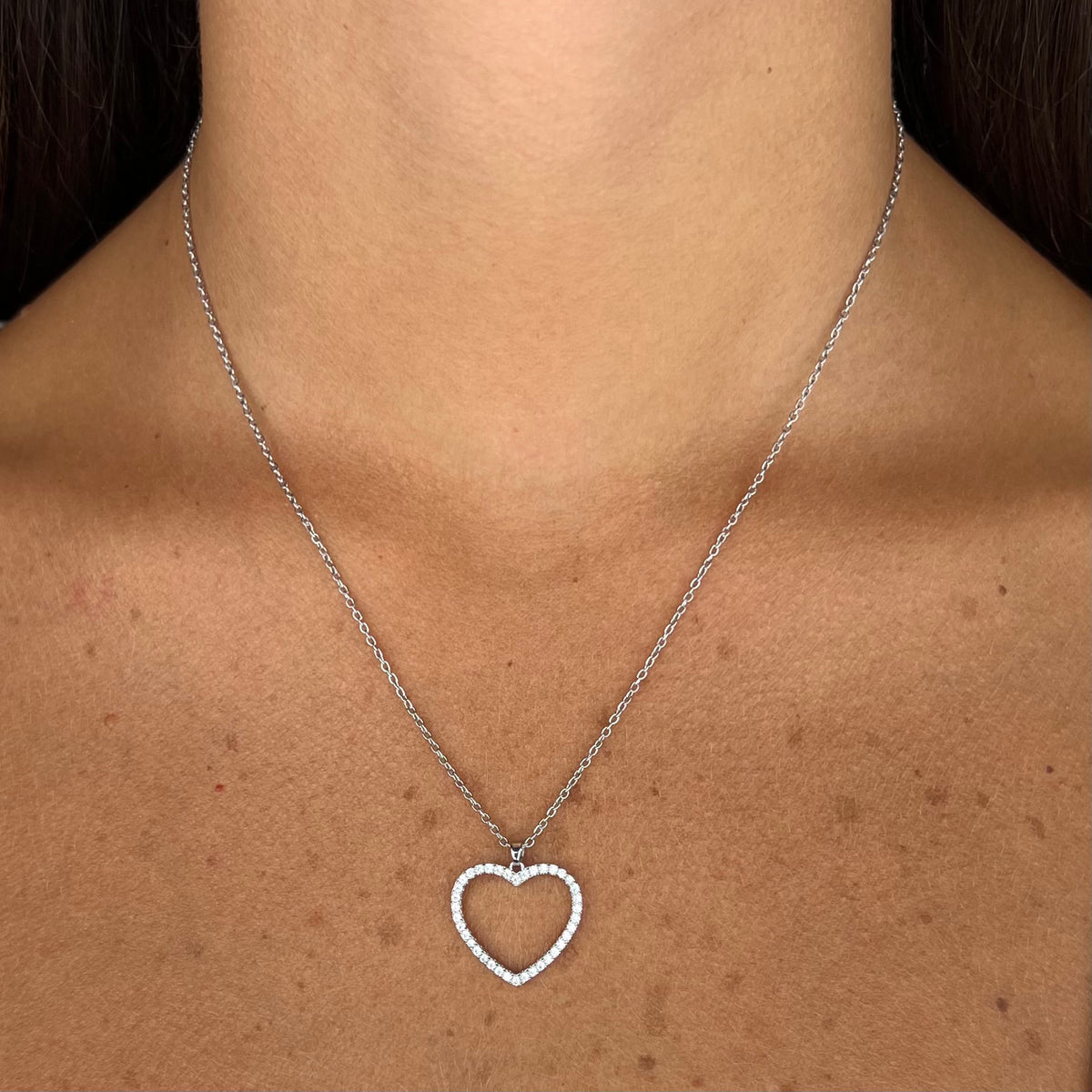 Collana Cuore aperto zirconato - vista laterale
