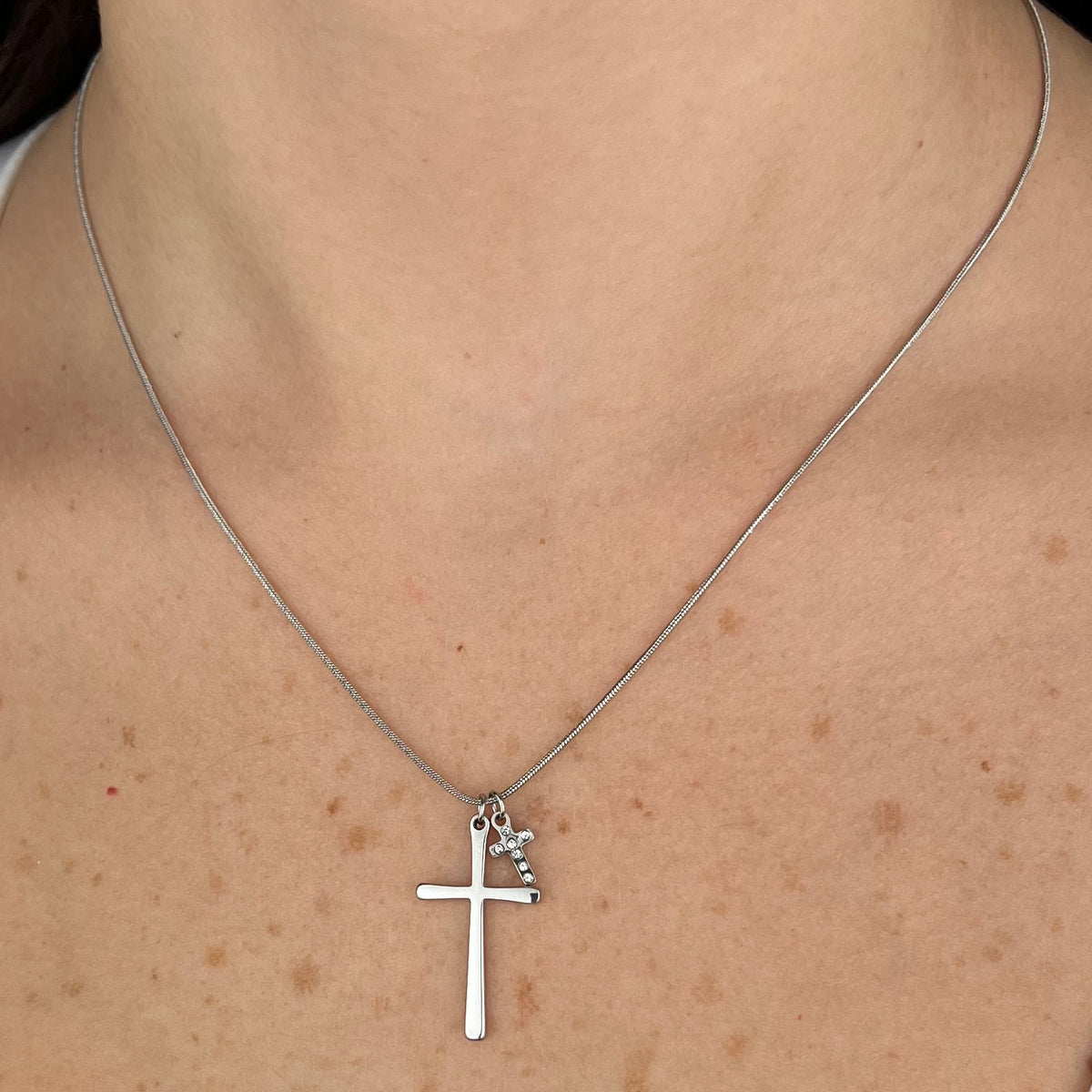 Collana Double Cross - vista laterale