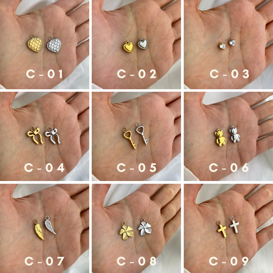 Collana Charmed in oro - vista laterale