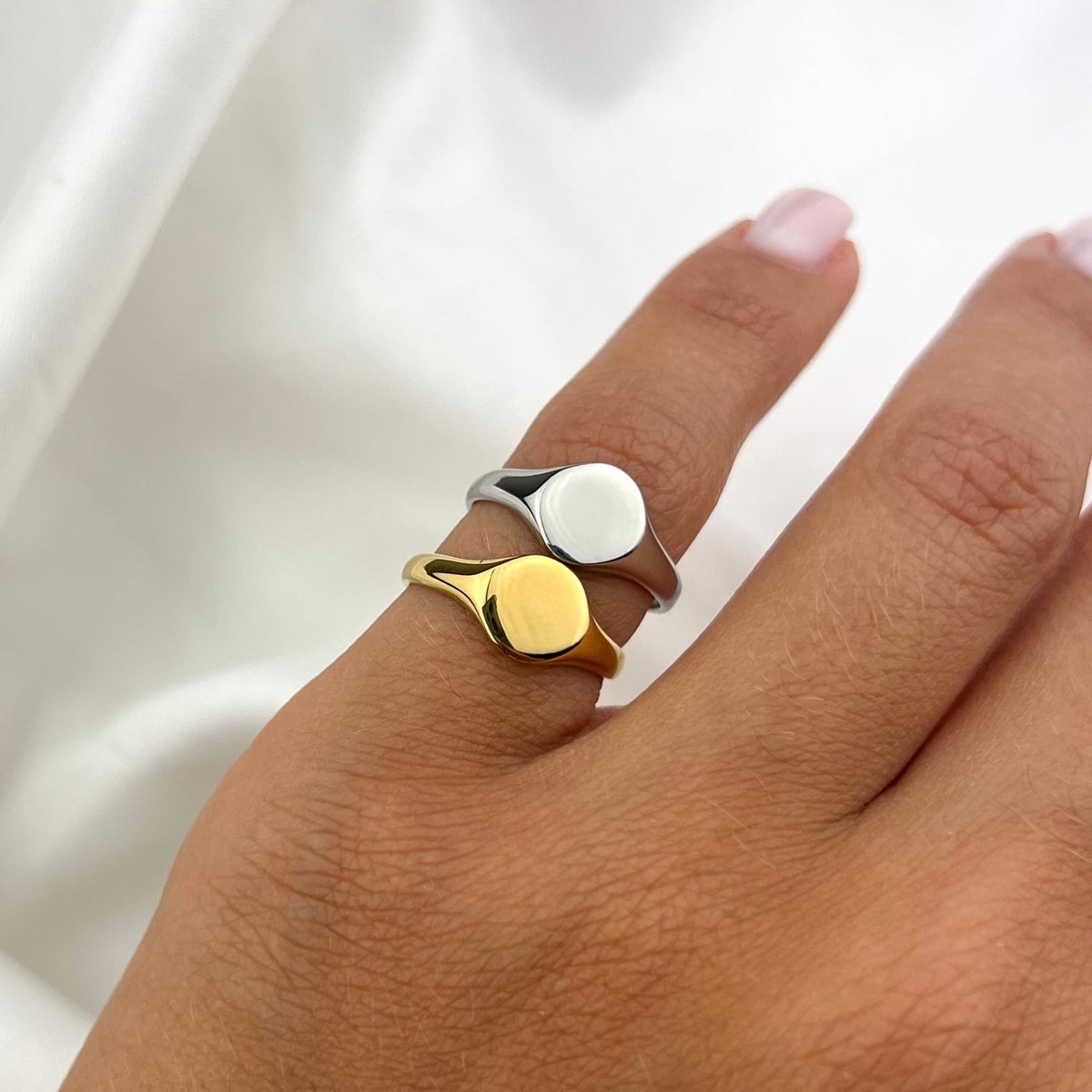 Anello chevalier tondo liscio