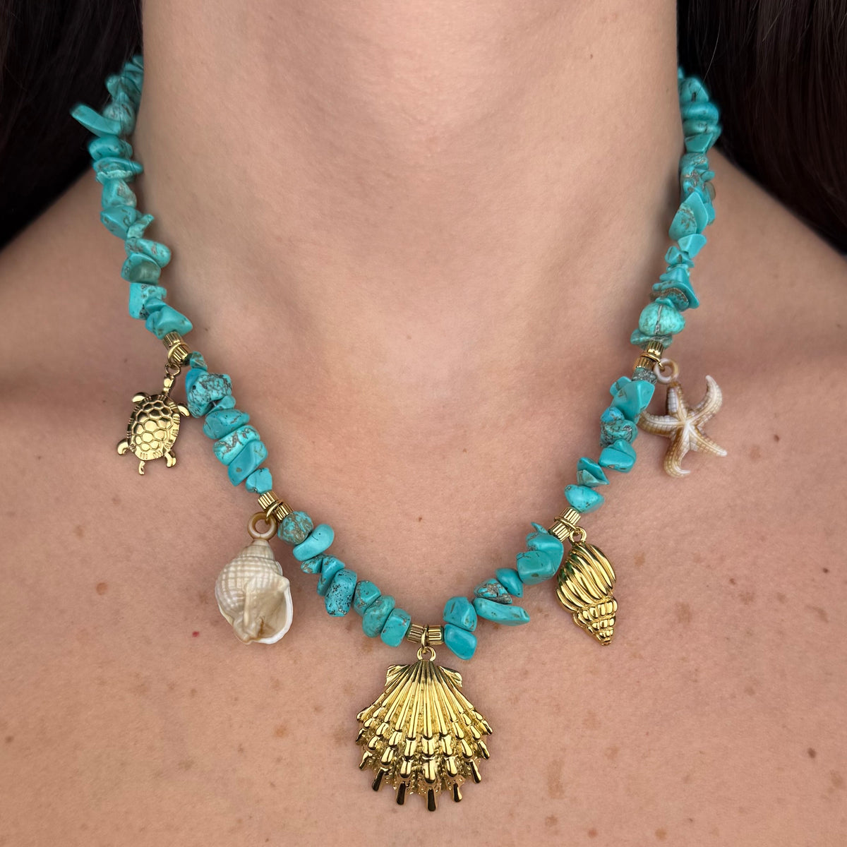 Collana Thalia SS25 - vista laterale