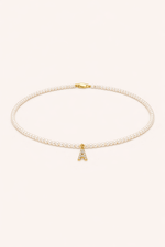 Collana Micropearl Initial — Packshot collana di perline con ciondolo lettera A