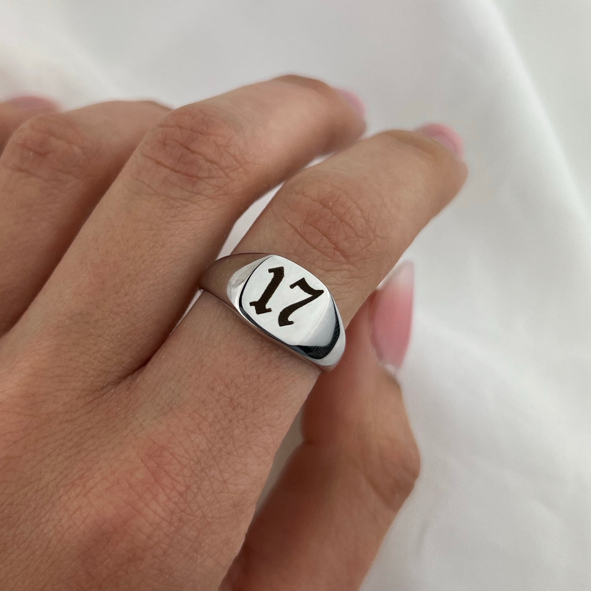 Anello Simple Square Con Incisione - lato
