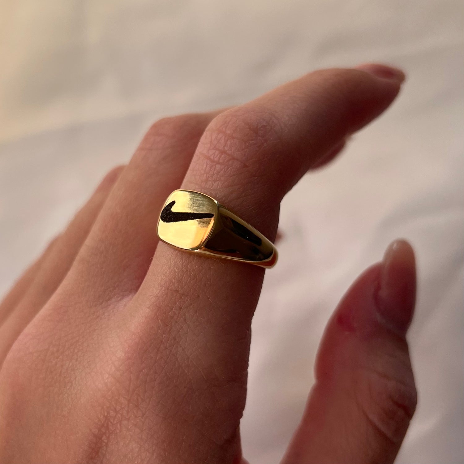Anello Swoosh