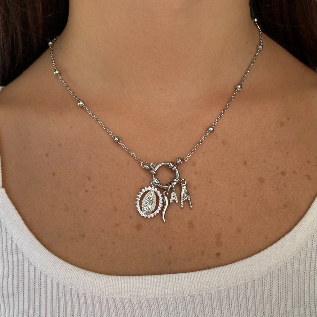 Collana Charms in oro - close-up