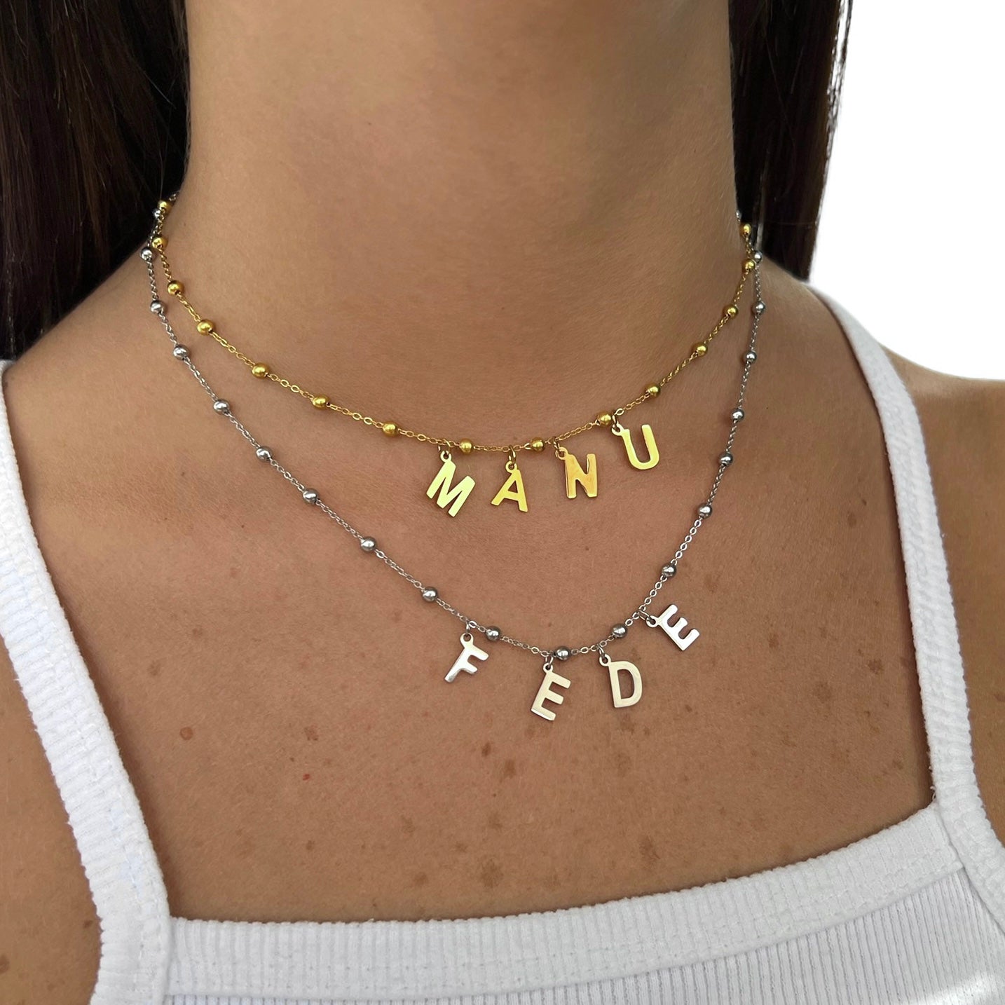Collar con nombre sencillo