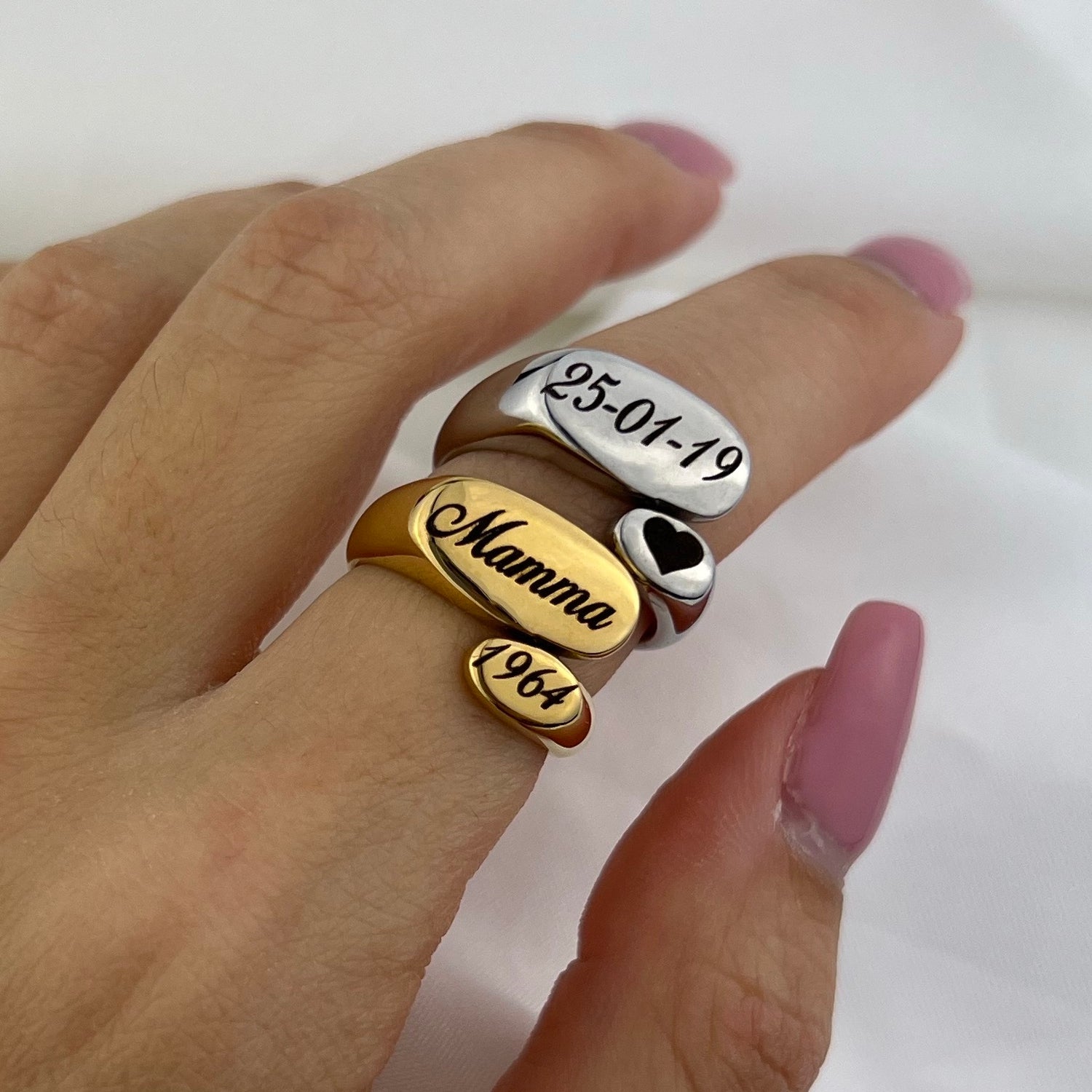 Anillo de bonos con grabado
