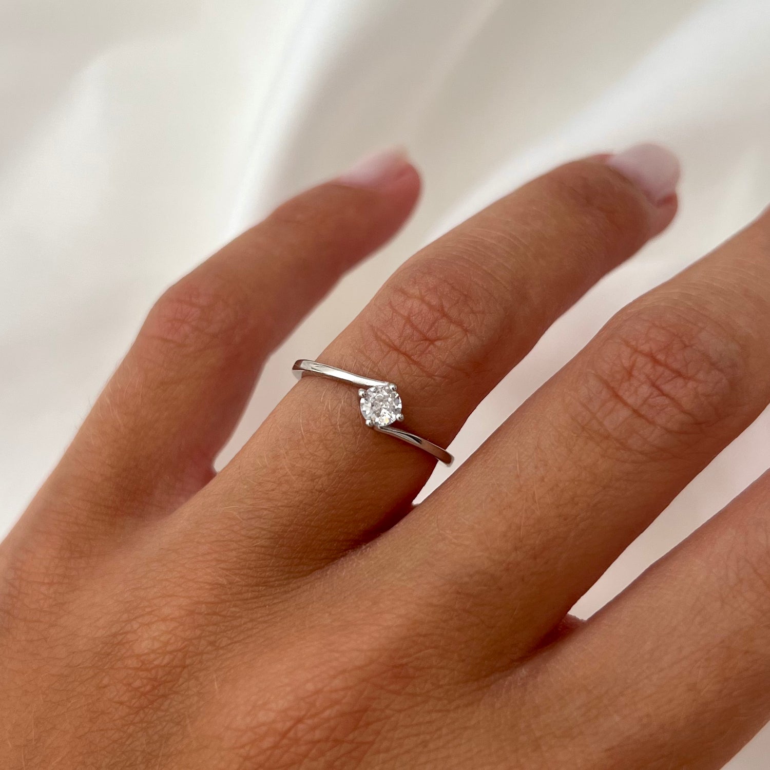 Anillo solitario de plata 925
